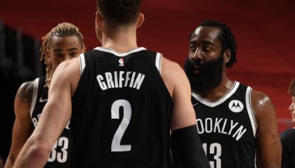  克拉克25+14爵士击退篮网