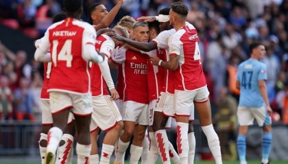  阿森纳终结九年无冠，社区盾夺冠开启新篇章