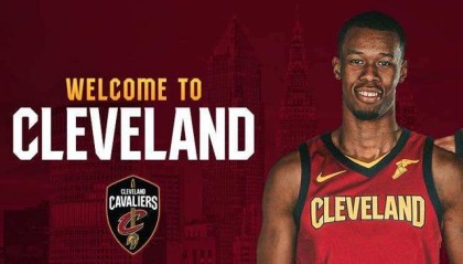  爵士重建交易送走米切尔至骑士  